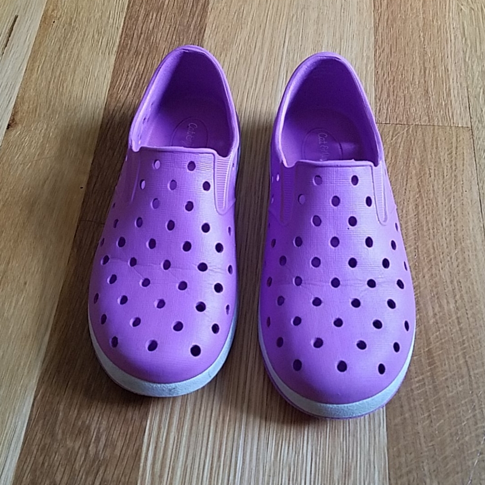 Slip on water shoes